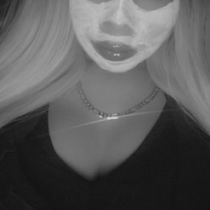 Meet your Posher, Hayley